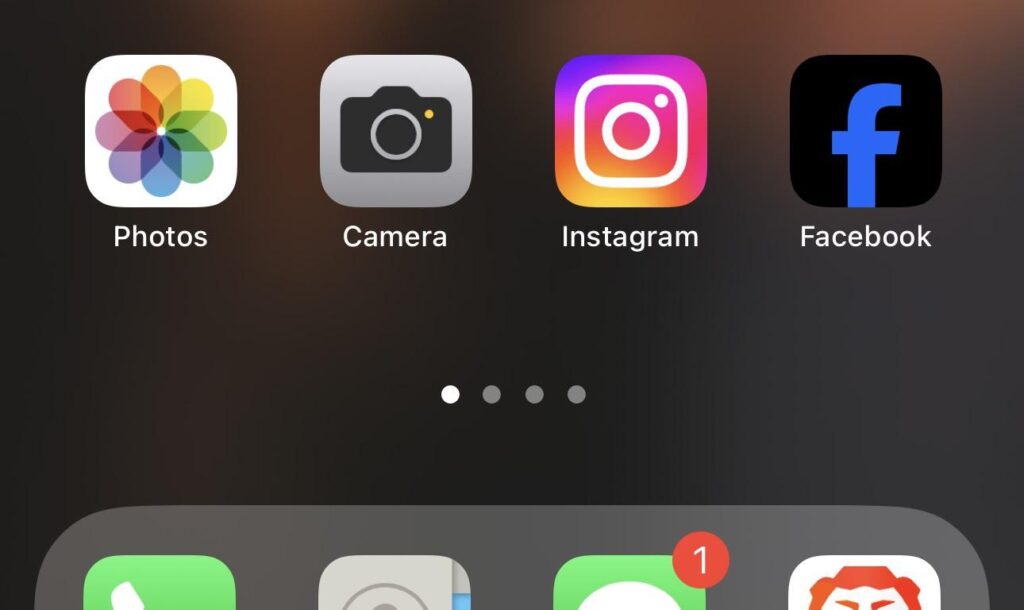 Facebook’s new black and blue app icon is just a glitch