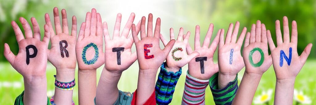 UK and US pledge closer working on children’s online safety