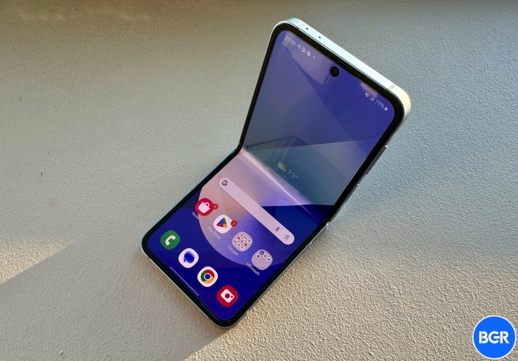 A more affordable Galaxy Z Flip FE is set to launch this year