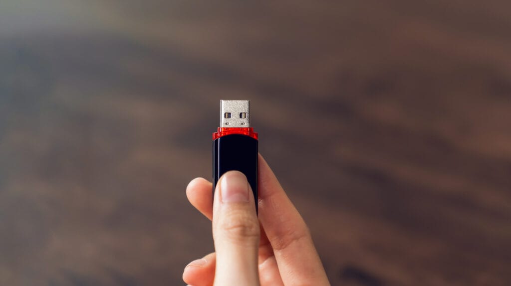 9 Ways To Use Old USB Drives (Other Than Storage)